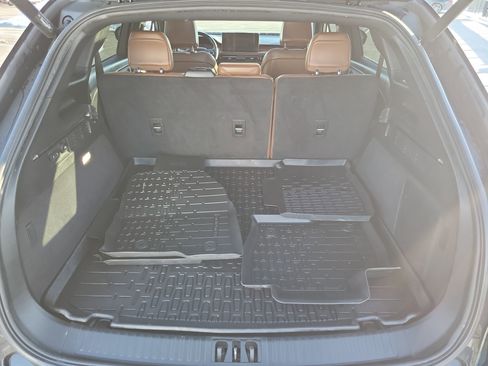 Used 2022 Lincoln Nautilus Reserve w/ Luxury Package image 8