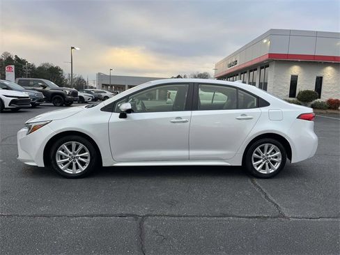 Used 2024 Toyota Corolla LE w/ LE Convenience Package image 6