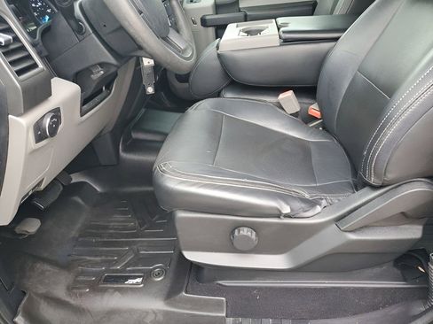 Used 2019 Ford F250 XL w/ STX Appearance Package image 31