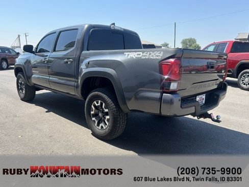 Used 2018 Toyota Tacoma TRD Off-Road w/ Technology Package AWD/4WD image 17