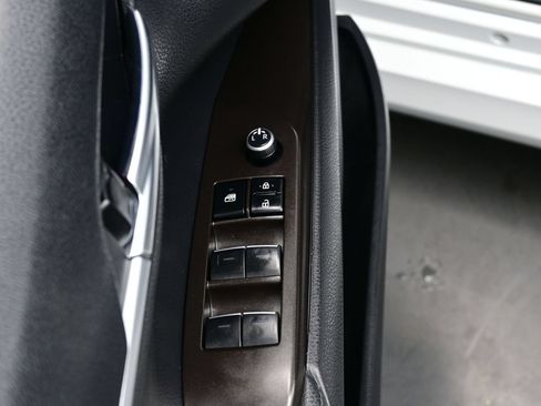 Used 2023 Toyota Camry XLE FWD image 10