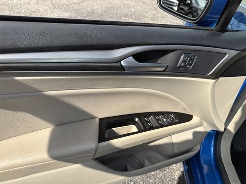 Used 2019 Ford Fusion SEL image 30