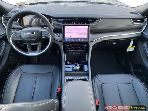 New 2025 Jeep Grand Cherokee Limited image 10