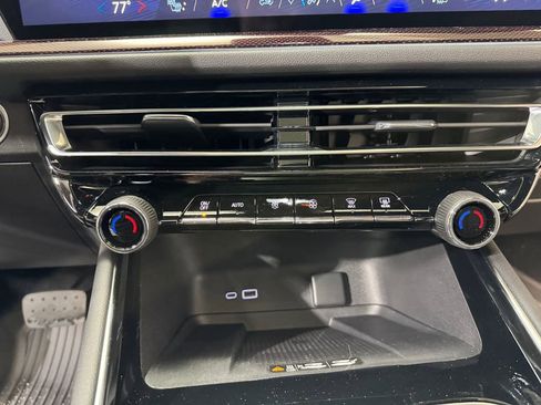 New 2026 Chevrolet Traverse Z71 w/ Enhanced Driving Package image 17