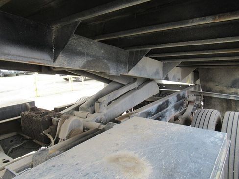 Used 2017 Ford F550 2WD Regular Cab Super Duty image 27