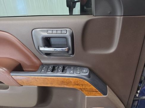Used 2015 Chevrolet Silverado 1500 High Country w/ High Country Premium Package AWD/4WD image 15
