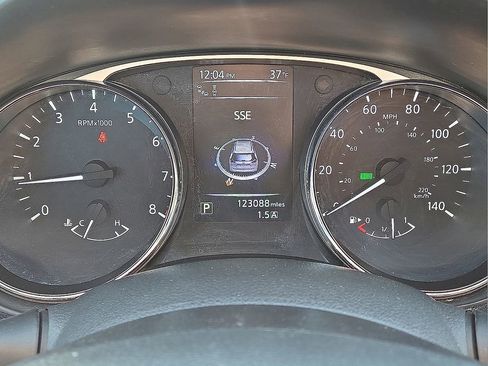 Used 2016 Nissan Rogue SL w/ SL Premium Package image 28