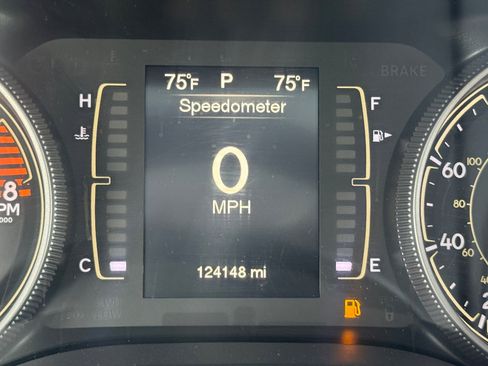 Used 2017 Jeep Cherokee Latitude w/ Safety/Convenience Group image 18