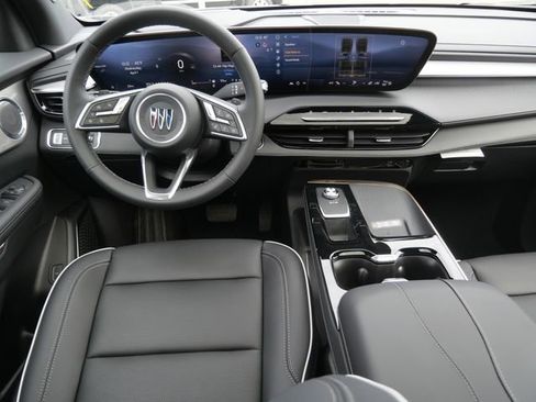 Used 2025 Buick Enclave Avenir image 19