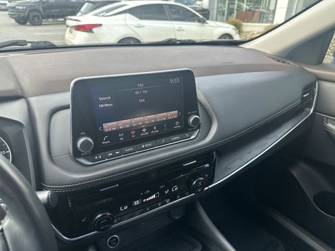 Used 2021 Nissan Rogue SL FWD image 37