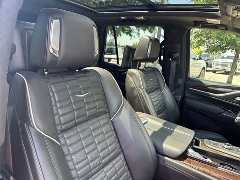 Used 2023 Cadillac Escalade Sport Platinum w/ LPO, ONYX Package AWD/4WD image 35