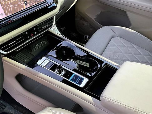 New 2026 Volkswagen Atlas SEL Premium R-Line image 18