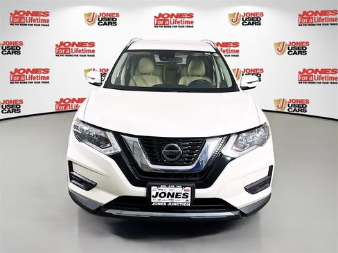 Used 2020 Nissan Rogue SV image 11