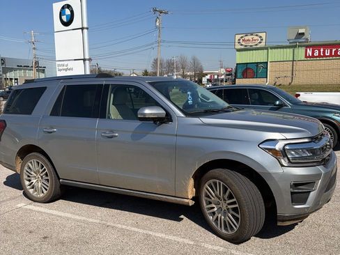 Used 2024 Ford Expedition Limited image 7