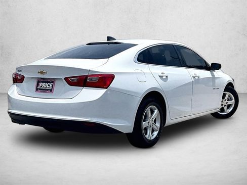 Used 2022 Chevrolet Malibu LS FWD image 2