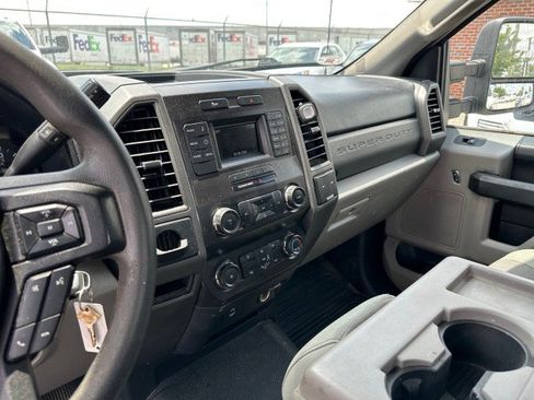 Used 2019 Ford F250 XL w/ Power Equipment Group RWD image 23