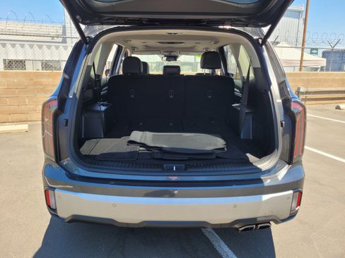 Used 2024 Kia Telluride EX FWD image 28
