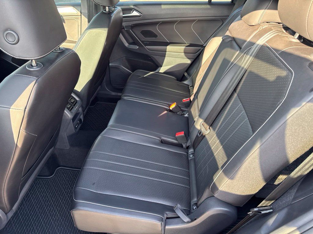 Certified 2023 Volkswagen Tiguan SE R-Line FWD image 26