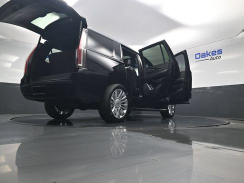 Used 2020 Cadillac Escalade Platinum AWD/4WD image 65