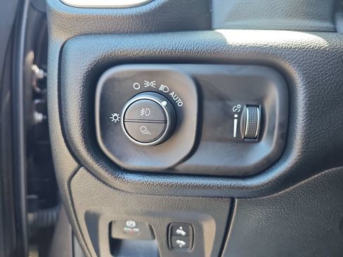 Used 2020 RAM 1500 Big Horn AWD/4WD image 35