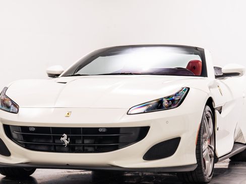 Used 2020 Ferrari Portofino image 5