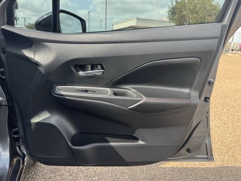 Used 2025 Nissan Versa SR w/ Trunk Package FWD image 32