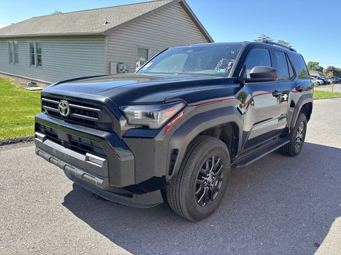 Used 2025 Toyota 4Runner SR5 AWD/4WD image 7