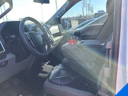 Used 2015 Ford F150 XLT image 7