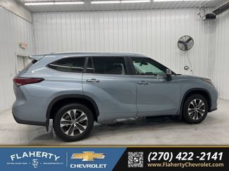 Used 2024 Toyota Highlander XLE video 2