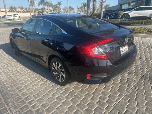 Used 2017 Honda Civic EX image 3
