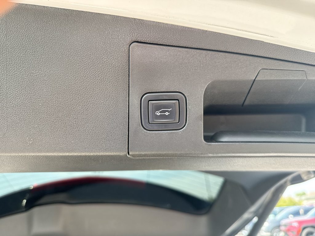 Used 2021 Cadillac XT5 Sportv w/ LPO, Floor Liner Package AWD/4WD image 18