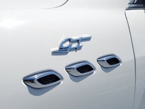 Used 2022 Maserati Levante GT AWD/4WD image 11