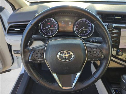 Certified 2019 Toyota Camry XLE FWD image 14