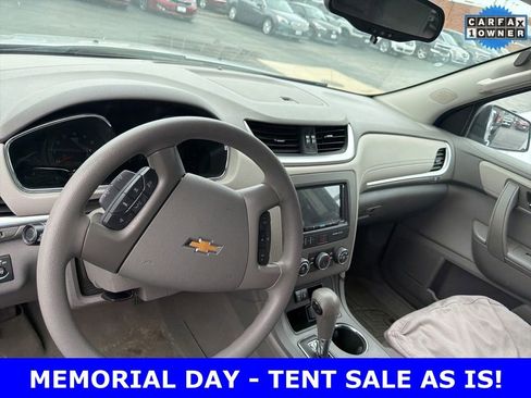 Used 2017 Chevrolet Traverse LS FWD image 9