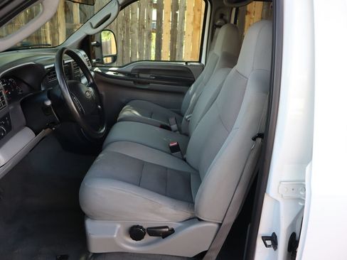 Used 2004 Ford F350 XLT RWD image 19