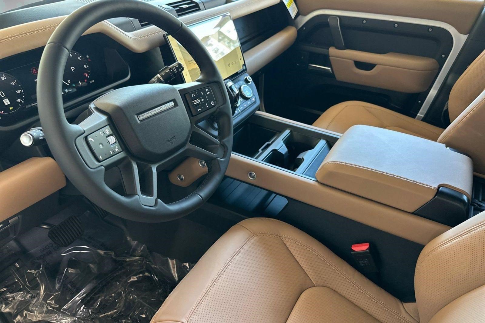 New 2026 Land Rover Defender 110 X-Dynamic SE AWD/4WD image 4