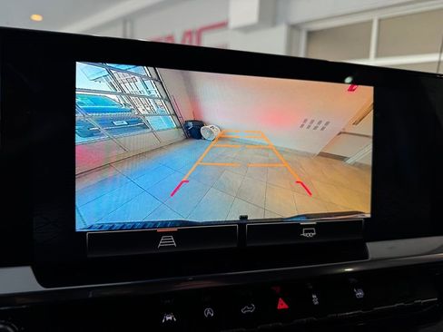 Used 2022 GMC Sierra 1500 Elevation image 15