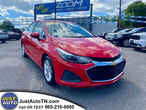 Used 2019 Chevrolet Cruze LT w/ LT Fleet Convenience Package FWD image 1