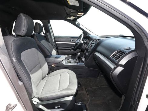 Used 2018 Ford Explorer XLT FWD image 21