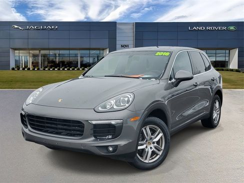 Used 2016 Porsche Cayenne image 1