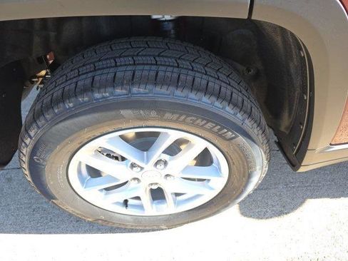 New 2025 Jeep Grand Cherokee Laredo X w/ Luxury Tech Group I image 24