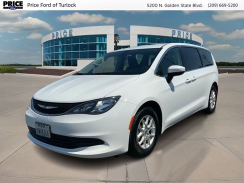 Used 2017 Chrysler Pacifica LX FWD image 1