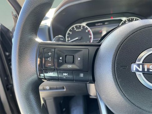 Used 2023 Nissan Rogue SV image 25