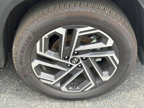 Used 2025 Hyundai Tucson Limited AWD/4WD image 13