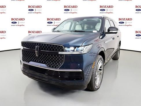 New 2026 Lincoln Navigator L Reserve AWD/4WD image 4
