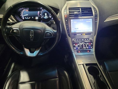 Used 2020 Lincoln MKZ image 22