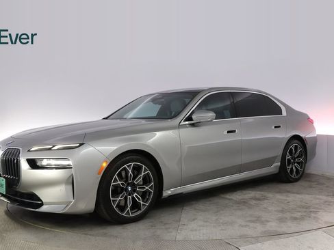 Used 2023 BMW i7 xDrive60 AWD/4WD image 18