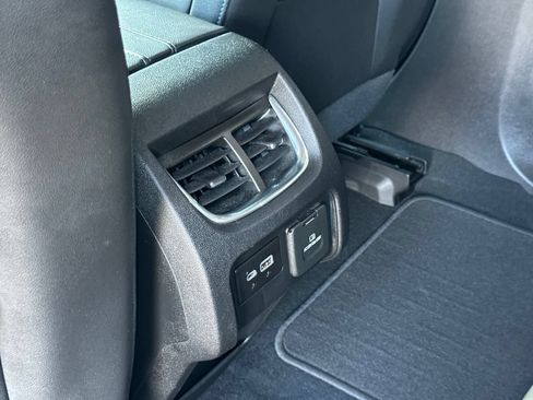 Used 2019 Chevrolet Blazer LT w/ Sun and Wheels Package AWD/4WD image 18