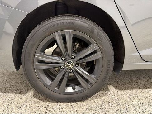 Used 2023 Volkswagen Jetta SE w/ Panoramic Sunroof Package image 35