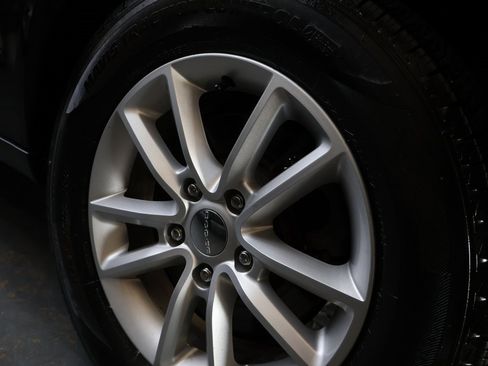 Used 2019 Dodge Grand Caravan SXT image 29